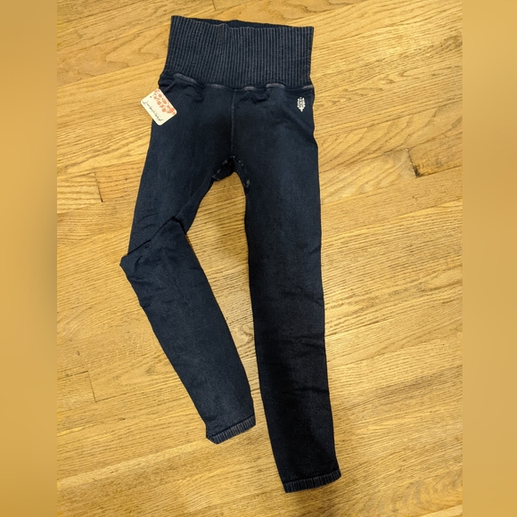 NWT Free People High-Rise 7/8 Length Good Karma Leggings - Picture 3 of 9